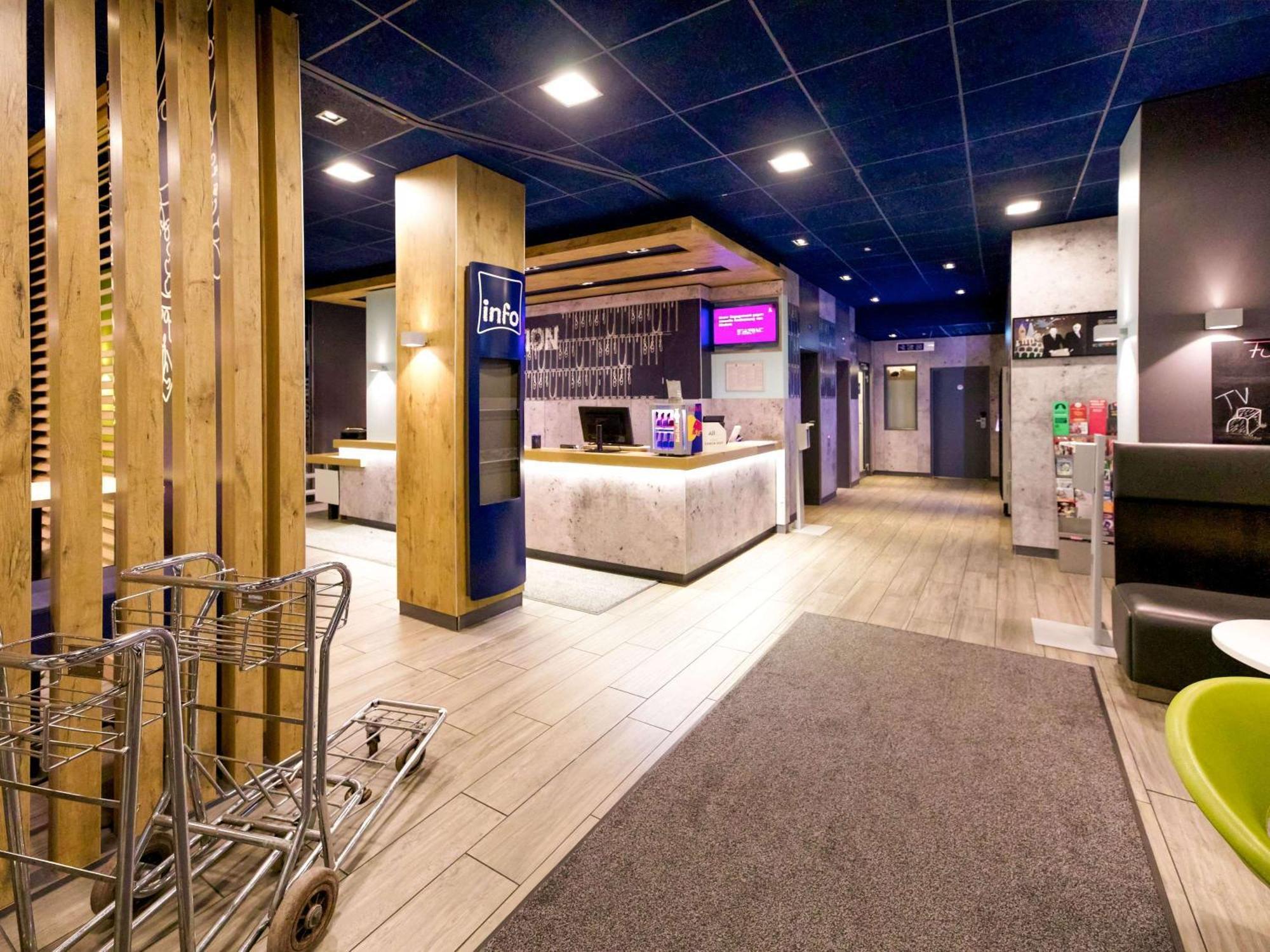 ไอบิส บัดเจ็ต เบอร์ลิน พอตส์ดาเมอร์ พลัทซ์ Hotel ภายนอก รูปภาพ