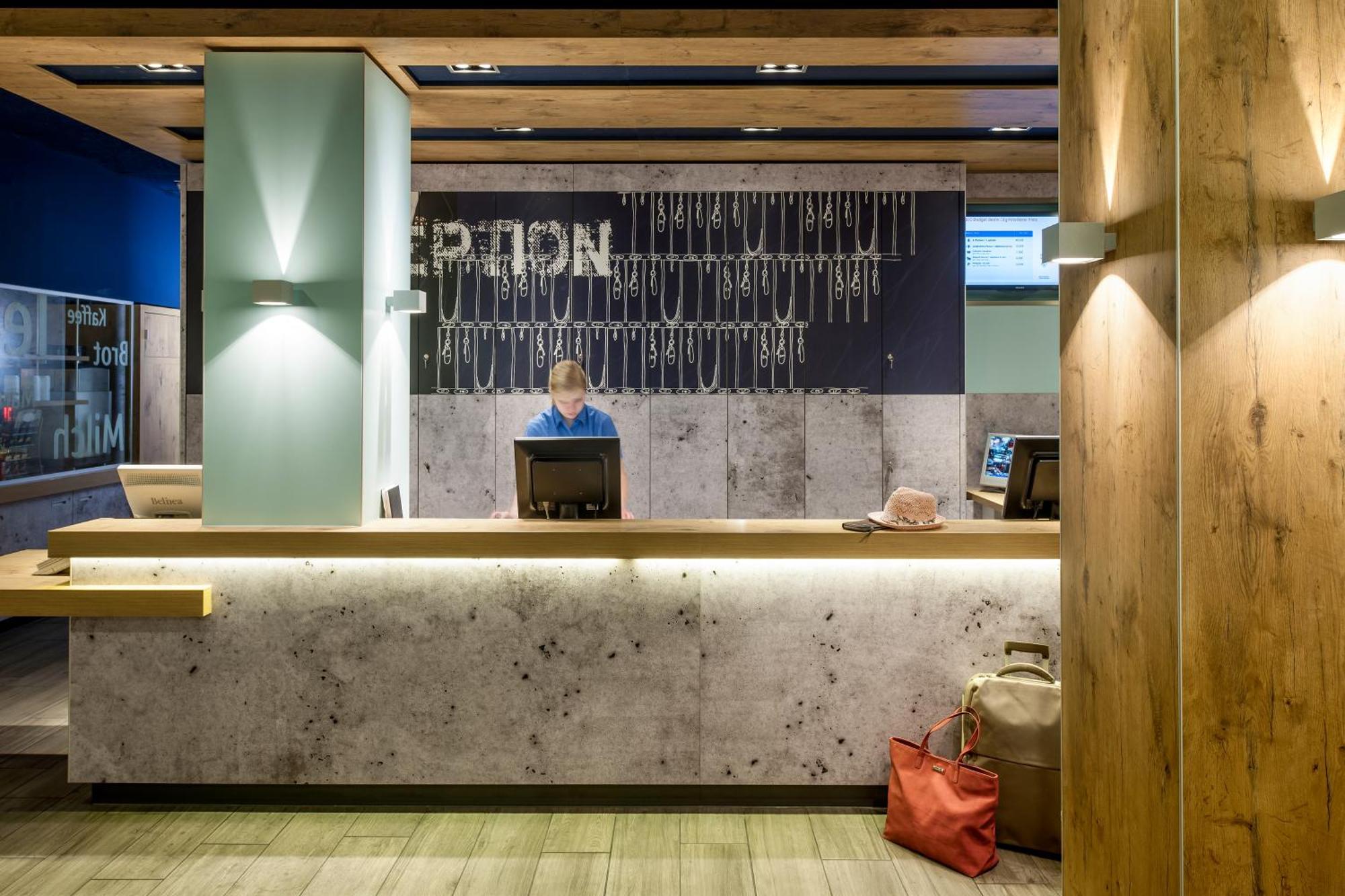 ไอบิส บัดเจ็ต เบอร์ลิน พอตส์ดาเมอร์ พลัทซ์ Hotel ภายนอก รูปภาพ